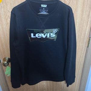 Levi’s crew neck